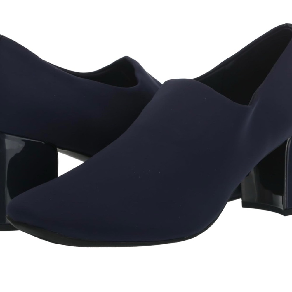 Anne Klein, sturdy block patent leather, navy heel. I-flex insole. Worn once